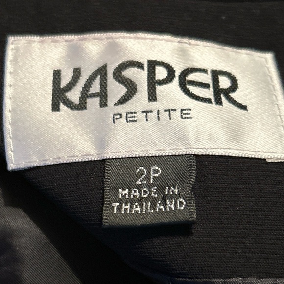 Kasper Vintage Black Blazer with‎ white trim around collar & cuffs, EUC size 2P. - Picture 5 of 7